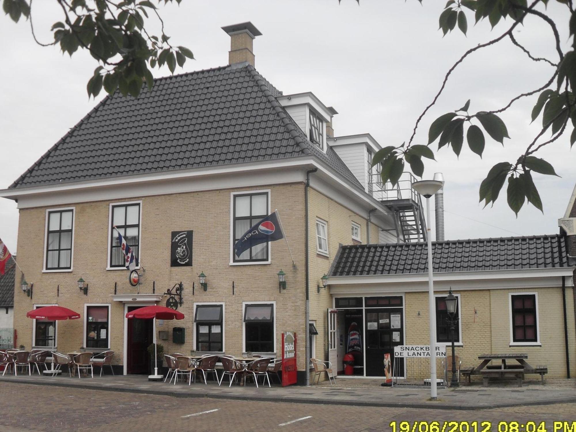 Hotel De Harmonie Sexbierum Exterior photo